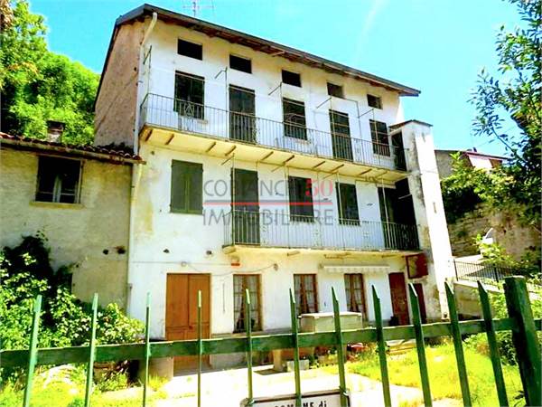 CENTRO PAESE, CASA INDIPENDENTE DA RISTRUTTURARE
