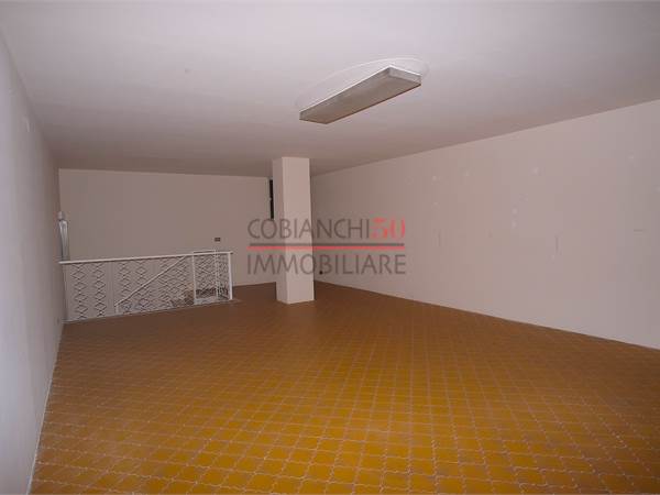 Commercial Premises / Showrooms for sale in Verbania