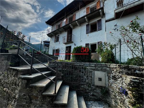 AURANO, CASA INDIPENDENTE CON GIARDINO 