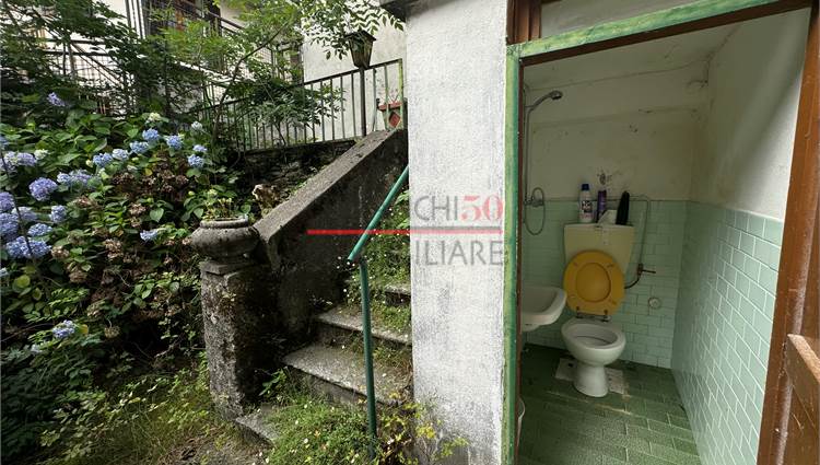 BAGNO NEL CORTILE P.T