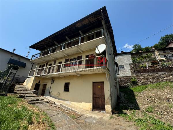 COSSOGNO CENTRO, CASA INDIPENDENTE CON GIARDINO