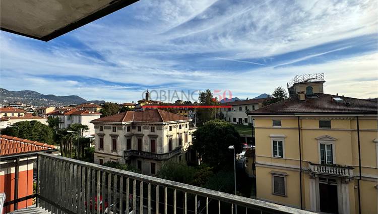 vista dal balcone  su Viale Azari 