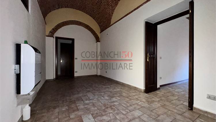 ufficio 2 - ingresso indip. con accesso al bagno