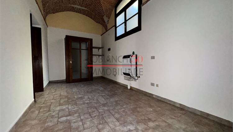ufficio 2 - ingresso indip. con accesso al bagno