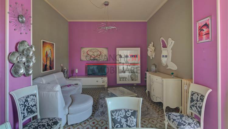 cucina soggiorno con balcone