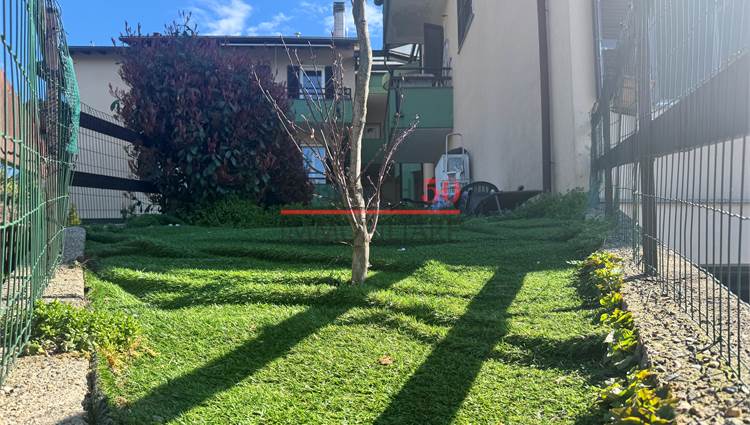 terrazza con giardinetto
