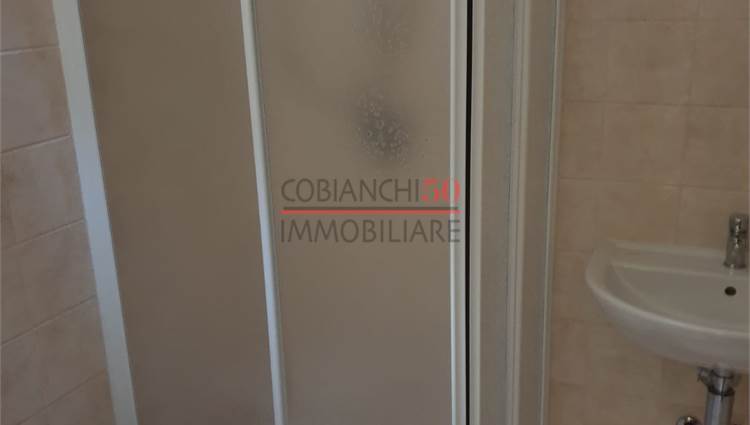 bagno con box doccia