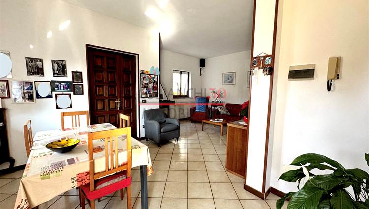 ZONA GIORNO CON CUCINA APERTA