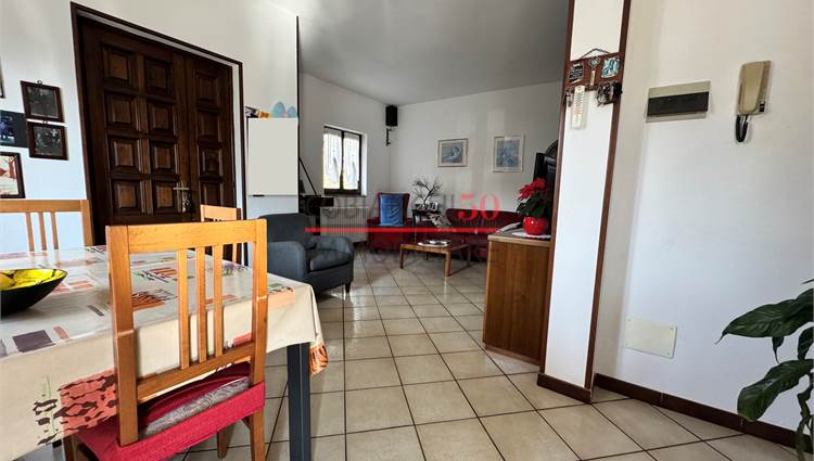 ZONA GIORNO CON CUCINA APERTA
