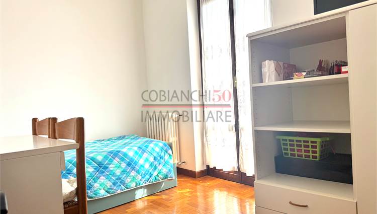 SECONDA CAMERA CON BALCONE