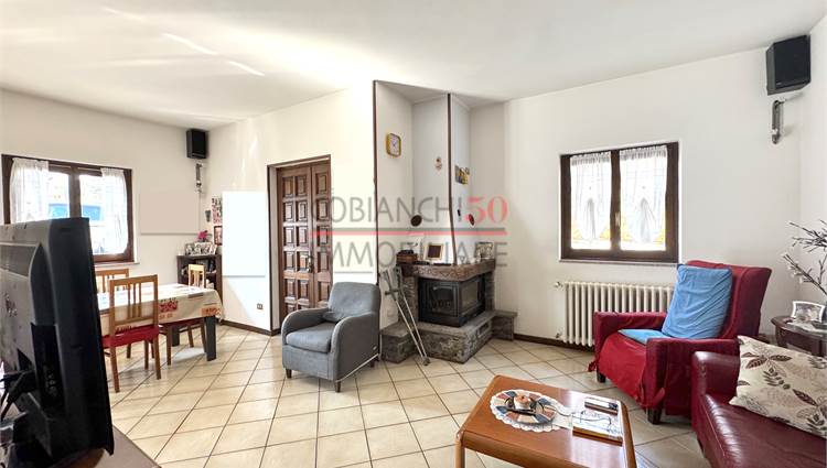 ZONA GIORNO CON CUCINA APERTA