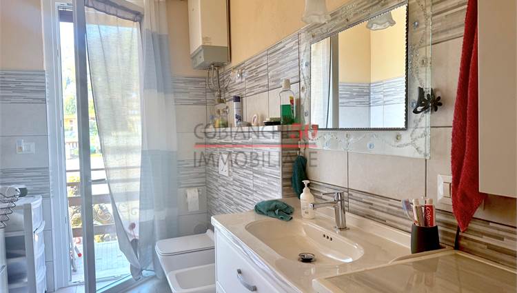 secondo bagno con balcone