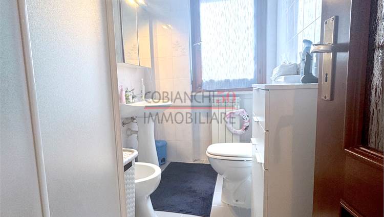 secondo bagno con doccia e antibagno