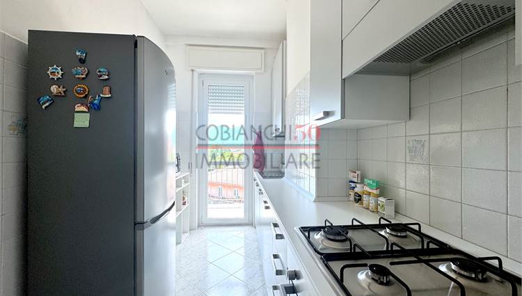 CUCINA CON BALCONE 