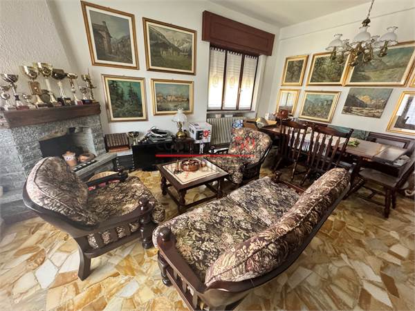 TROBASO, QUADRILOCALE CON TERRAZZA E GIARDINO 