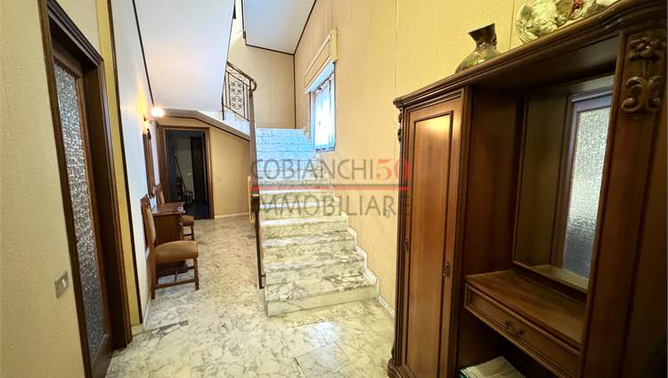 ingresso scale in marmo 
