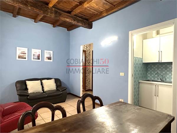 INTRA CENTRO, BILOCALE COMODISSIMO CON CANTINA