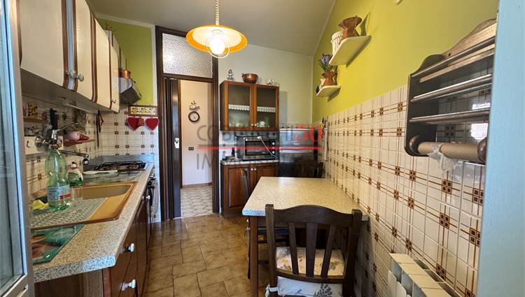 cucina con balcone 