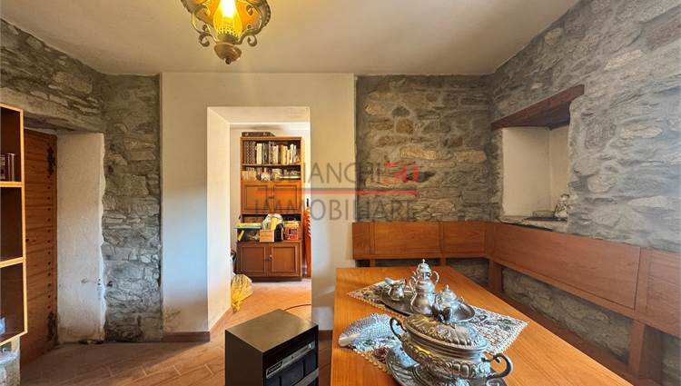 esterni con portico piano terra