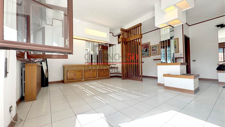 Soggiorno con balcone 