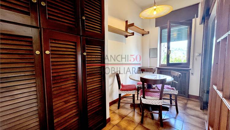 cucina abitabile con secondo balcone 