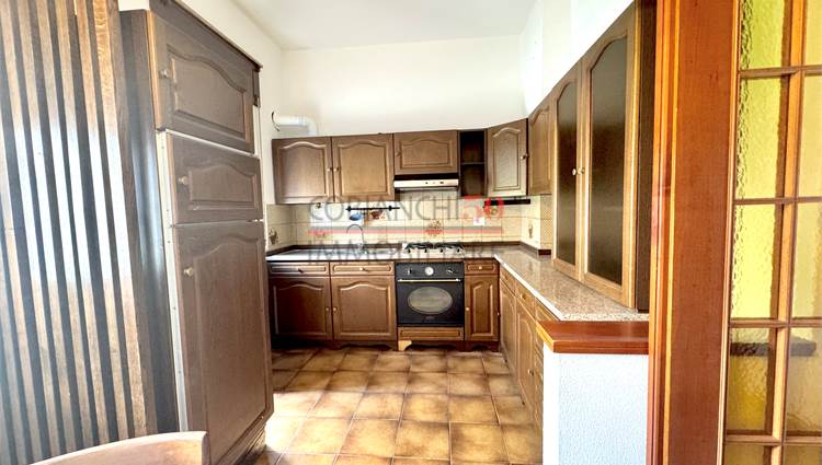 cucina abitabile con secondo balcone 