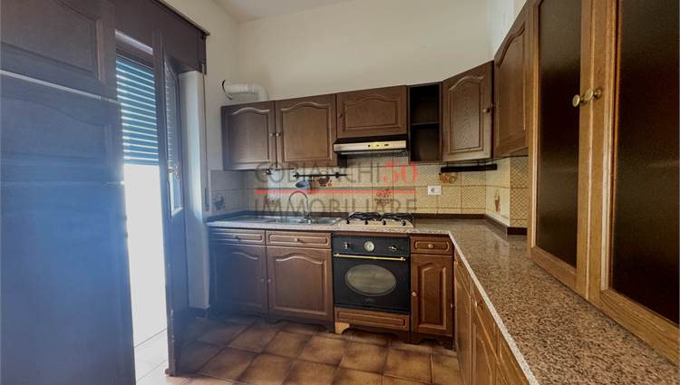 cucina abitabile con secondo balcone 