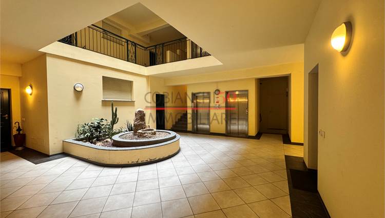 ingresso palazzo 