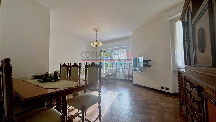 Soggiorno con balcone 