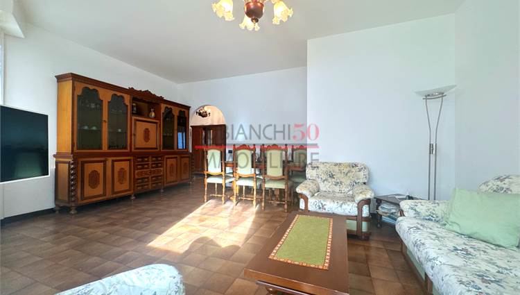 Soggiorno con balcone 