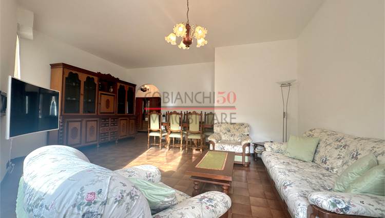 Soggiorno con balcone 