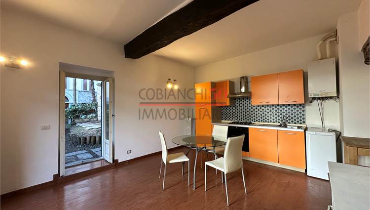  zona giorno con giardino