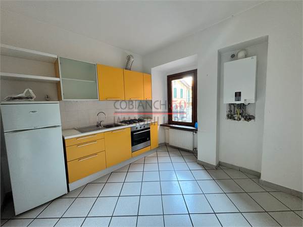 INTRA, COMFORTABLE TWO-ROOM APARTMENT IN THE CENTRE