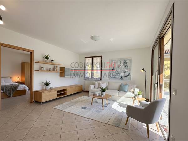 INTRA, PRESTIGIOUS THREE-ROOM APARTMENT WITH TERRACE AND PARKING SPACE 