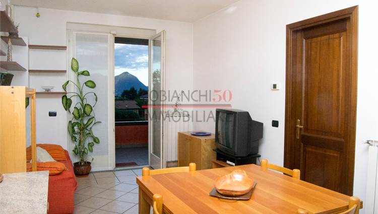 soggiorno con cucina a vista 