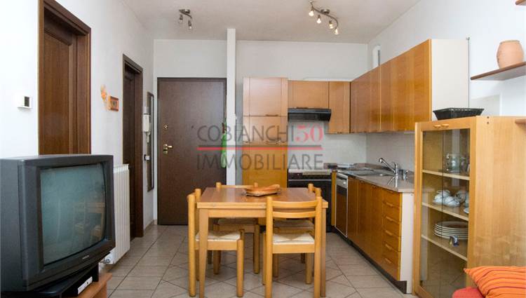 soggiorno con cucina a vista 