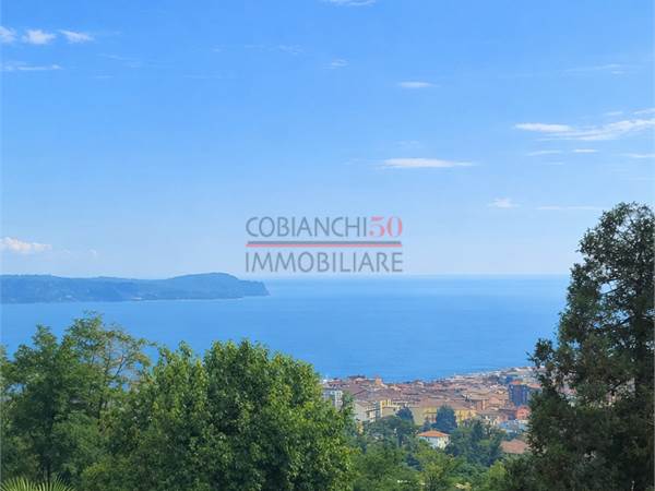 ZOVERALLO, AMPIO BILOCALE RISTRUTTURATO CON VISTA LAGO