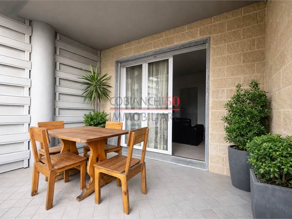 INTRA, TRILOCALE CON TERRAZZE E GARAGE 