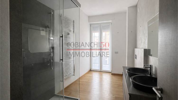 SECONDO BAGNO CON BOX DOCCIA 