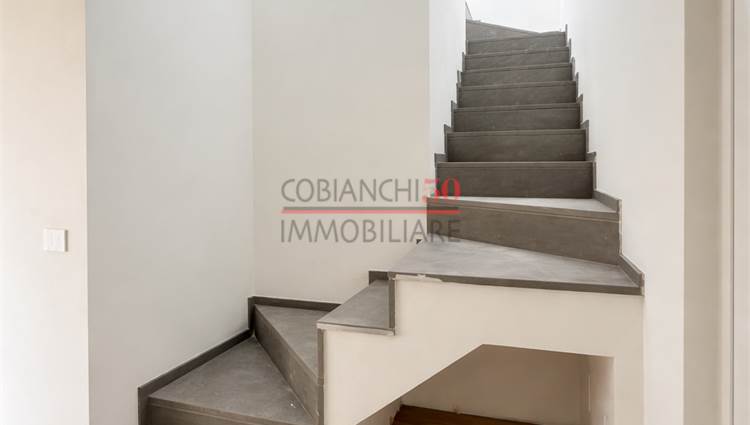 SCALA INTERNA ACCESSO ROOF TOP
