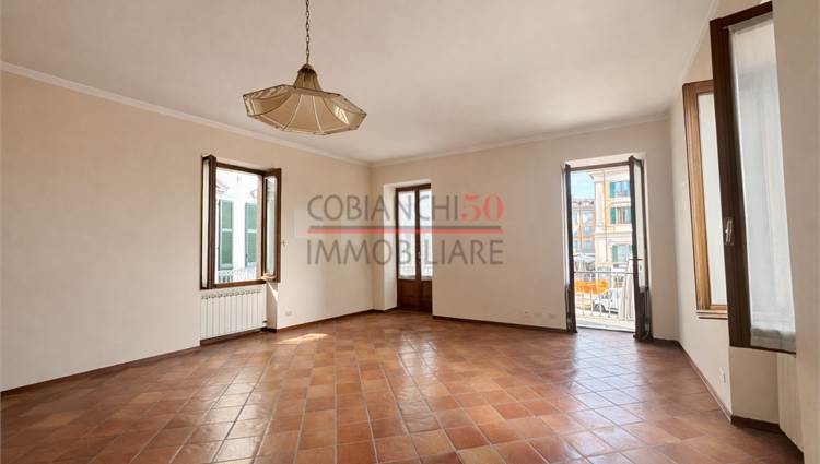 SOGGIORNO CON SALA PRANZO E BALCONE