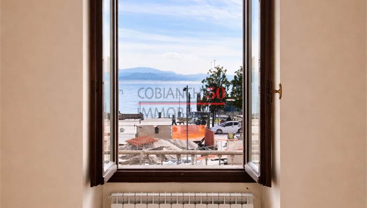 FINESTRA AFFACCIO SOGGIORNO SUL LAGO