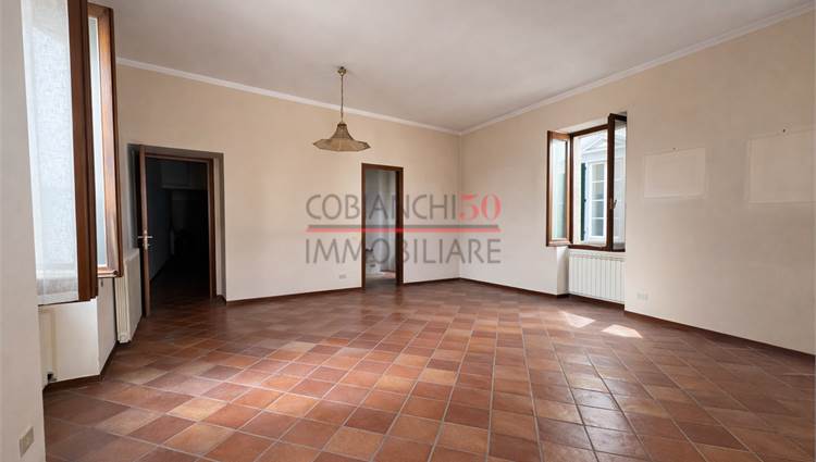 INESTRA AFFACCIO SOGGIORNO SUL LAGO