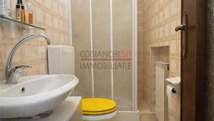 bagno di servizio , finestrato con doccia