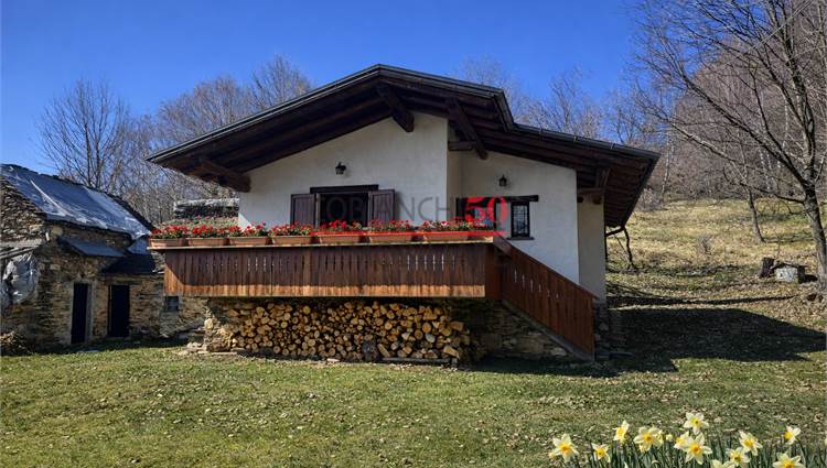 esterno frontale baita 