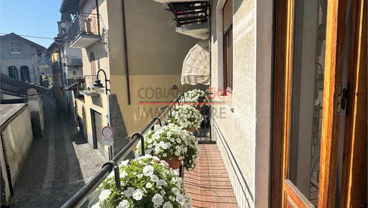 balcone frontale alla piazza