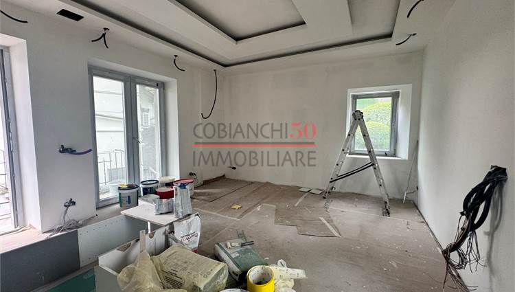 giorno con sala pranzo e balcone 