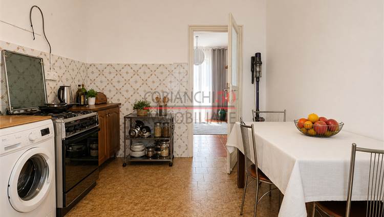 cucina abitabile con balcone 
