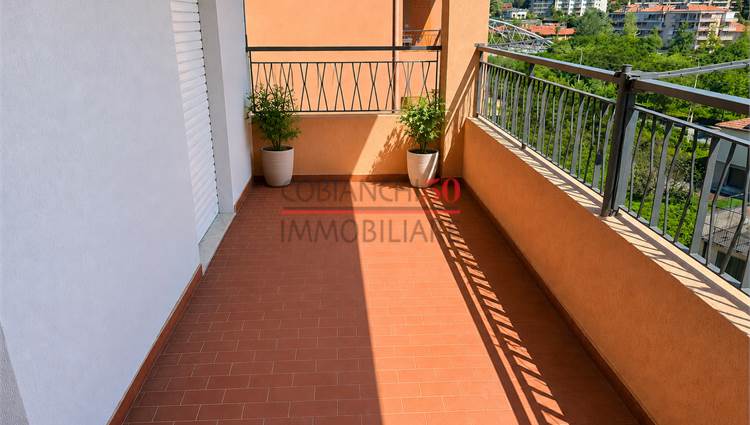 terrazzino frontale vista aperta 