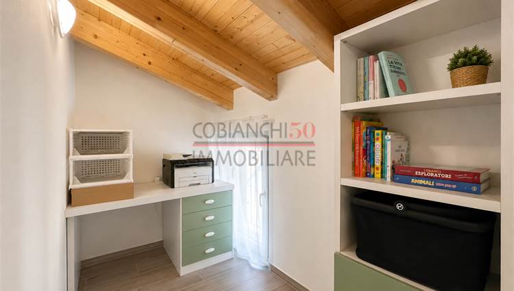 angolo studio in mansarda 